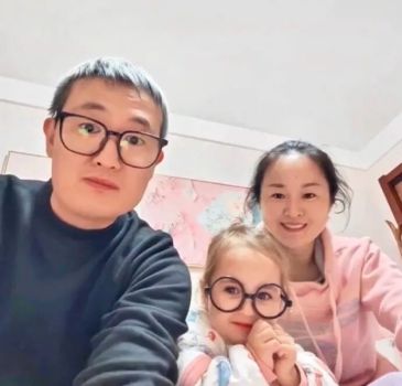 中国夫妻的金发碧眼女儿鉴定为亲生 斯拉夫基因再现