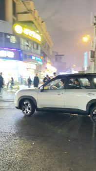 網(wǎng)友吃螺螄粉偶遇李晨 晨哥嗦粉太可愛