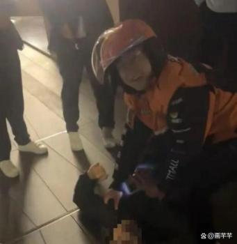 外卖小哥制服抢劫嫌犯后完成订单 新时代侠义精神再现