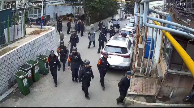 有人制毒？大批警察上门 结果意外 老人报假警