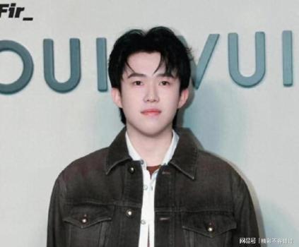 国乒颜值担当！王楚钦亮相北京线下活动