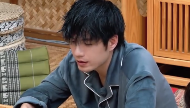 张颜齐想要修复和父亲的关系 父亲也在以自己的方式靠近