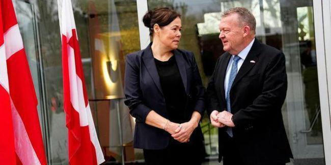 现场：丹麦外交官员白宫外抽闷烟