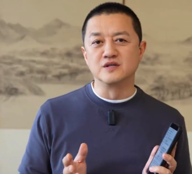 李亚鹏说还有很长的路要走 希望大家以平静的心态对待