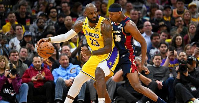 詹姆斯：在每个球馆都可能是最后一战 珍惜每场比赛