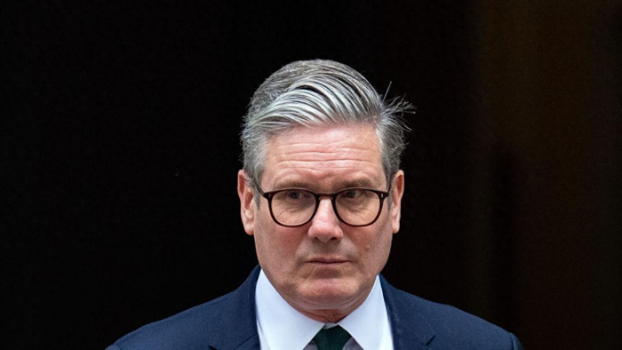 邵永灵：斯塔默距离下台更近一步 内阁危机加剧