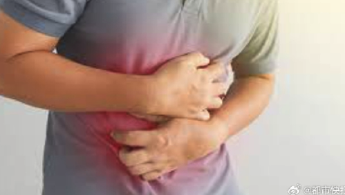 聚餐后又吃夜宵 男子滤出7斤油状血