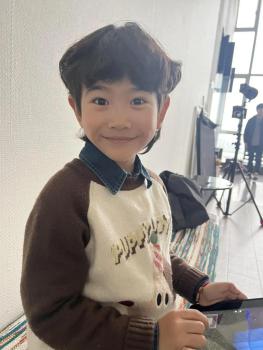 9岁男孩拍短剧一天挣2000 童星之路的挑战与收获