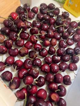 团购12箱车厘子大部分已发霉烂掉 春节前车厘子成投诉重灾区