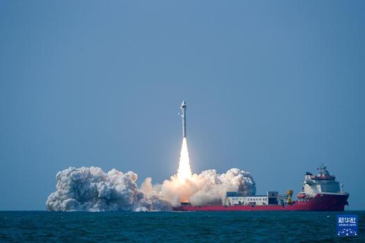 巴基斯坦卫星搭乘中国火箭成功升空，巴总理：巴基斯坦取得又一个太空事业里程碑 巴中合作迈向新高度