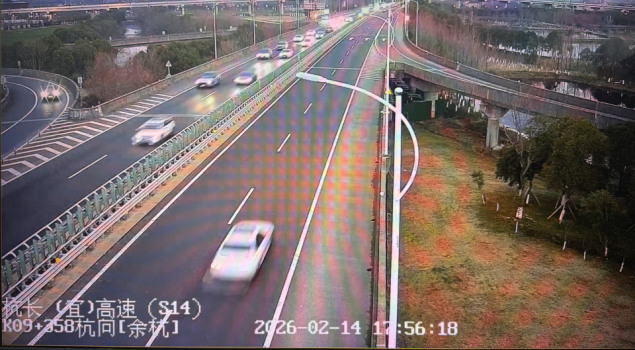 腊月二十七杭州高速“意外”畅通 返乡之路顺畅有序