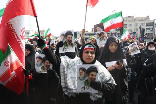 伊朗新领袖疑似受伤，内部停火表态混乱 伤情引发猜测