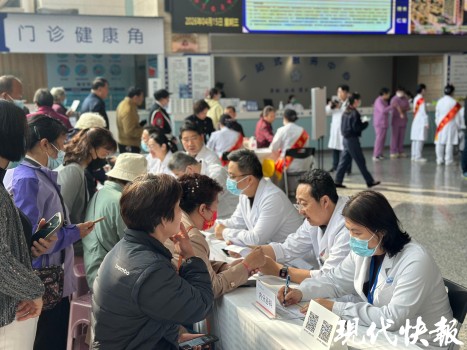 小伙嚼槟榔7年确诊口腔癌，这些饮食习惯真的会致癌