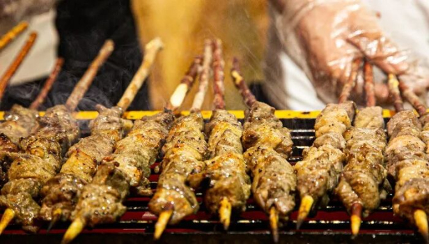 很久以前羊肉串致歉 退款超百万元 全国门店排查整改