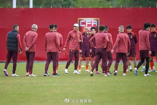 国足6月3日将兵发狮城 备战热身赛挑战重重