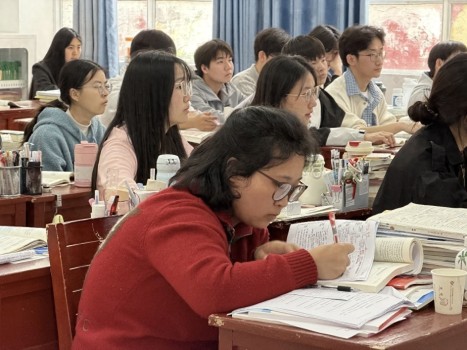 為救人遭截肢的女生參加高考 重返課堂追逐夢(mèng)想