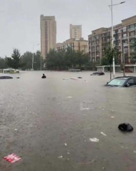 沈阳暴雨遍地泡水车救援订单爆满 城市内涝严重