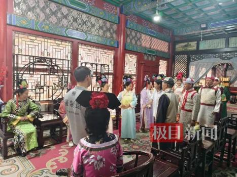 横店人均218元拍短剧体验项目火爆 老年游客乐在其中