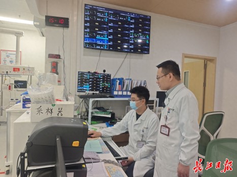 每天要喝5到9瓶含糖饮料，19岁大学生半个月暴瘦20斤，因狂吐、嗜睡进急诊，医生：这个杀手有点甜
