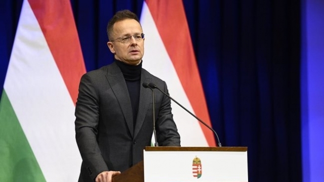 法国外长指责匈牙利“背叛”，匈外长回应