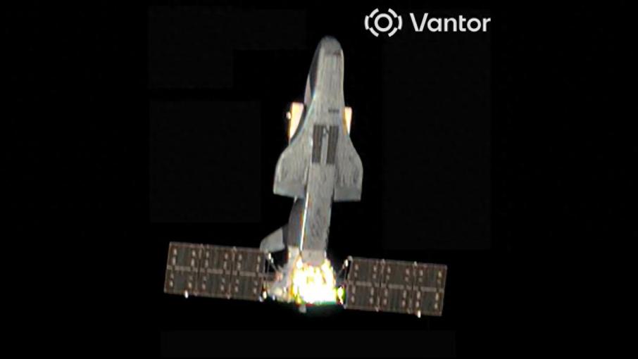 中国新一代空天飞机再曝光！美卫星拍到高清图像
