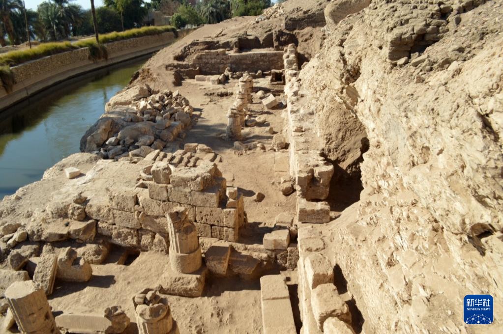 埃及南部发掘出85座古代墓葬