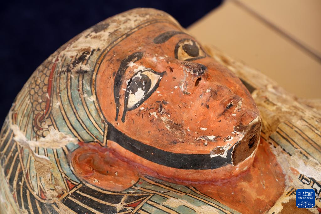 埃及出土250具2500多年前彩绘木棺